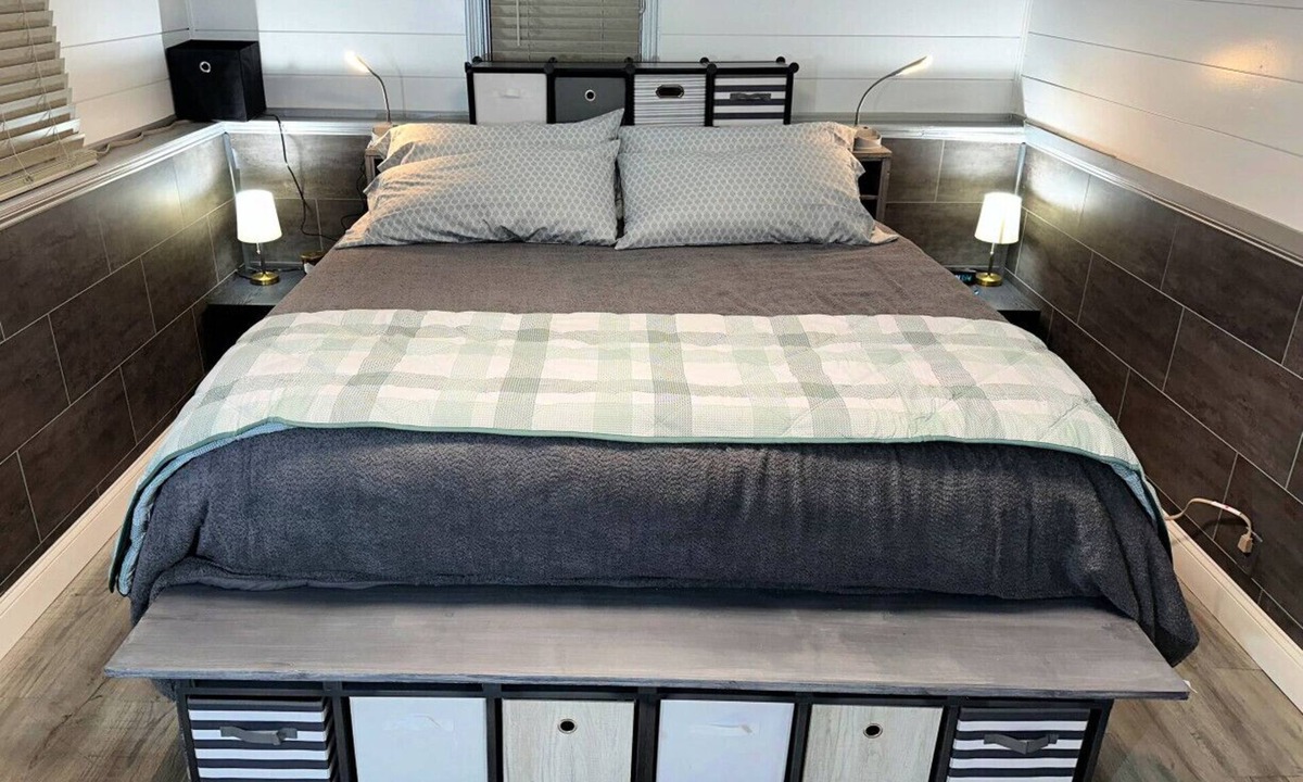 Moorhead Apartment | Unique Discreet Hidden Entrance. Sleep in with 2pm checkout!