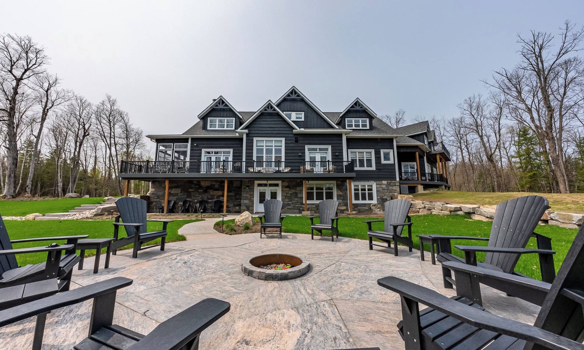 McKellar Cottage | Upscale Cottage Escape on Lake Manitouwabing – Serenity Awaits