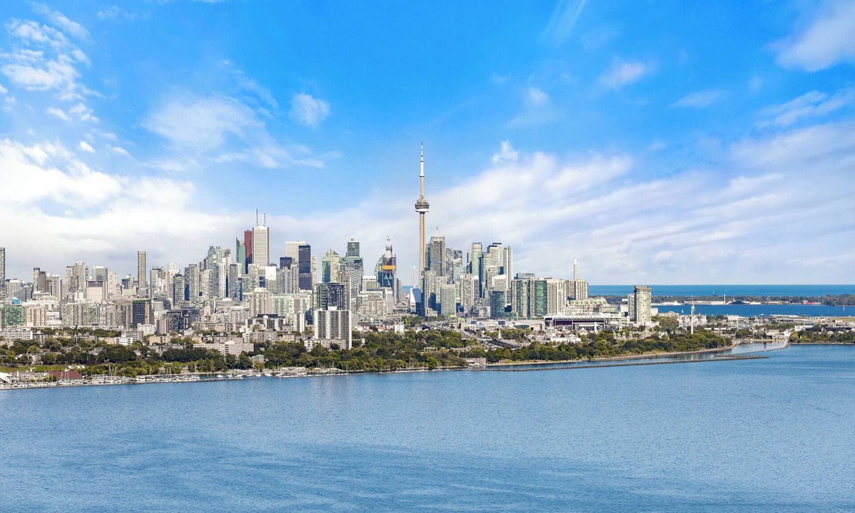 Humber Bay Shores Condo | Upscale Penthouse with breathtaking unobstructed views