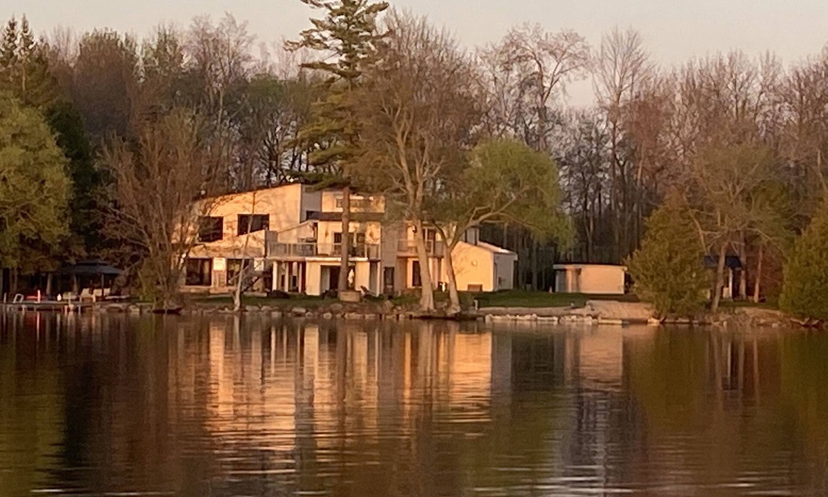 Selwyn House | Very private Lakehouse rental