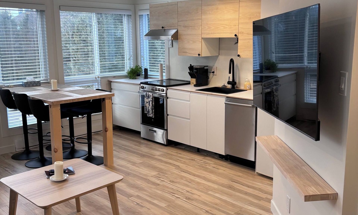 Mont-Tremblant Pedestrian Village Apartment | Villa Papousse