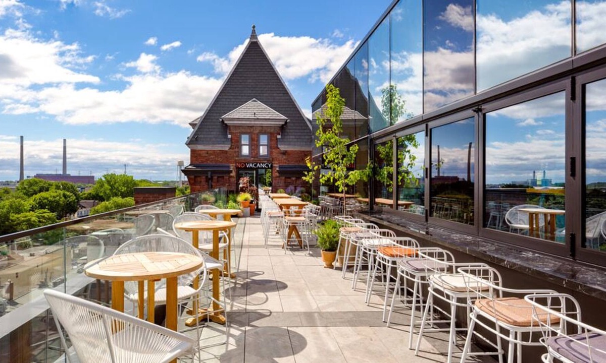 Riverside House | Visit the Iconic CN Tower! 4 Great Units in East End Gem! Rooftop Bar