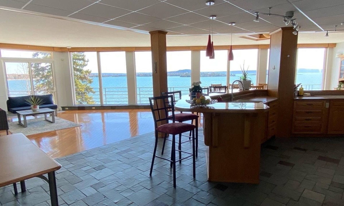Shuniah House | Waterfront Family Rental on Lake Superior