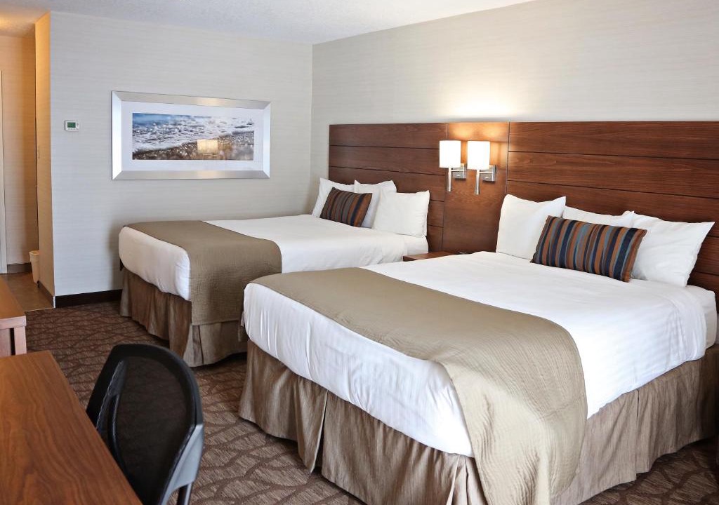 Timiskaming District Hotel | Waterfront Inn