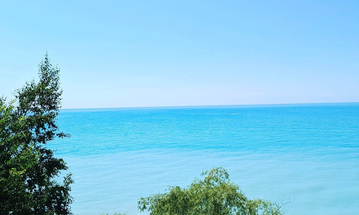 Dashwood Cottage | Waterfront, Lake Huron, Sunset, Grand Bend, Golf, Dining, Theatre,