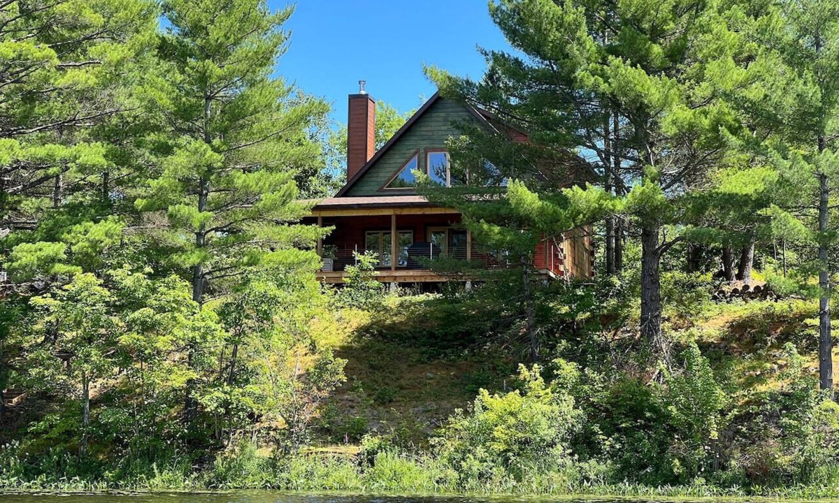 Arden Cottage | Waterfront Lodge | FirePit+Bunkie+Watercrafts+BBQ