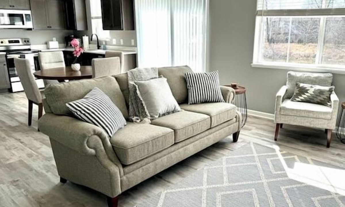 Mankato House | Welcome to Serenity - Spacious 4-bedroom townhome in Mankato minutes from MSU