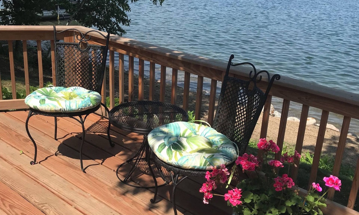Perham Cabin | Welcome to SUMMER BREEZE on beautiful, crystal clear Paul Lake!