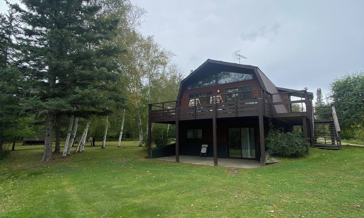 Warroad House | Wenzel's Woods-Pet Friendly/Fishing/Hunting/Hockey/Golf/ATVs