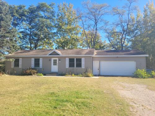 Elberta House | White Birch - Riverfront and Newly-Remodeled!