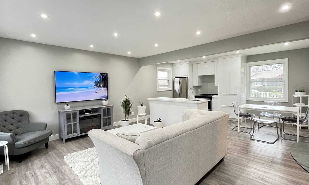 Glenridge House | White House Suite - Sleeps 4