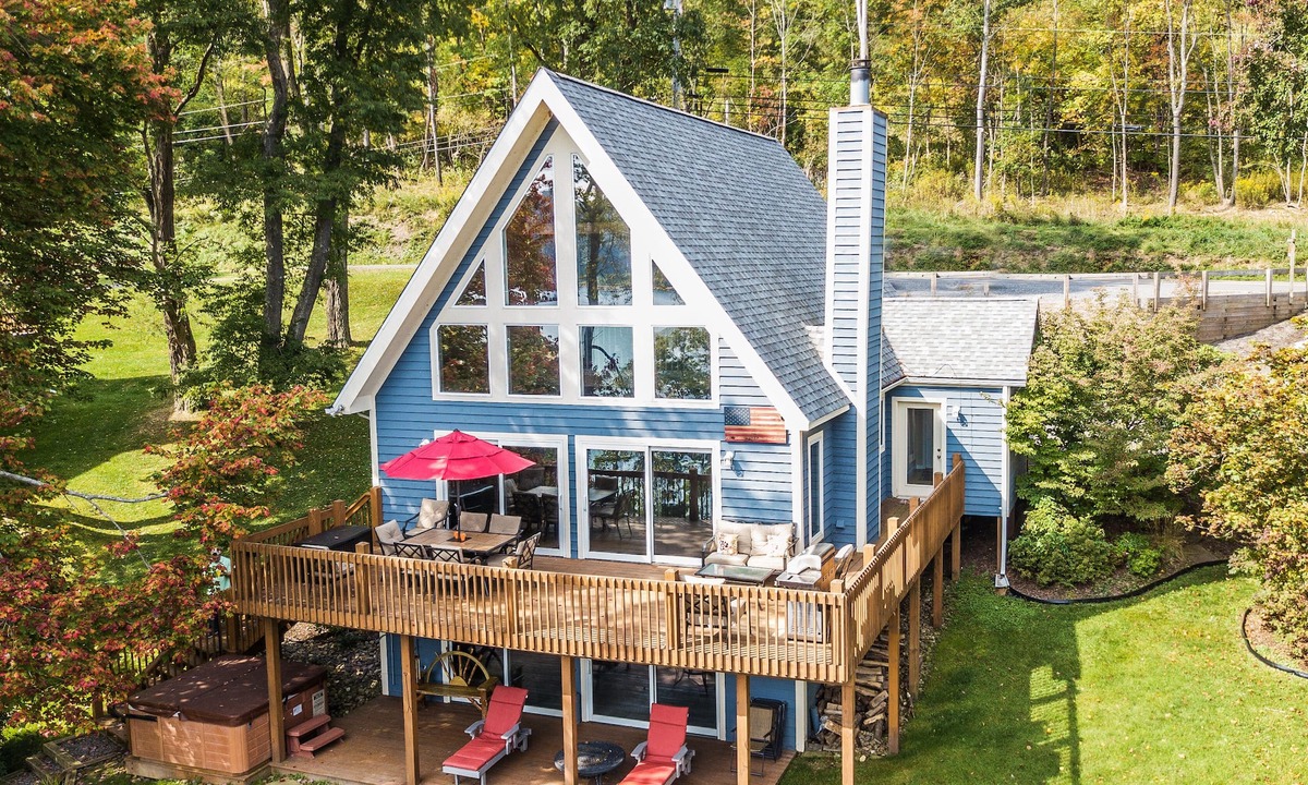 McHenry House | Wispering Waters | Centrally Located, Lakefront!