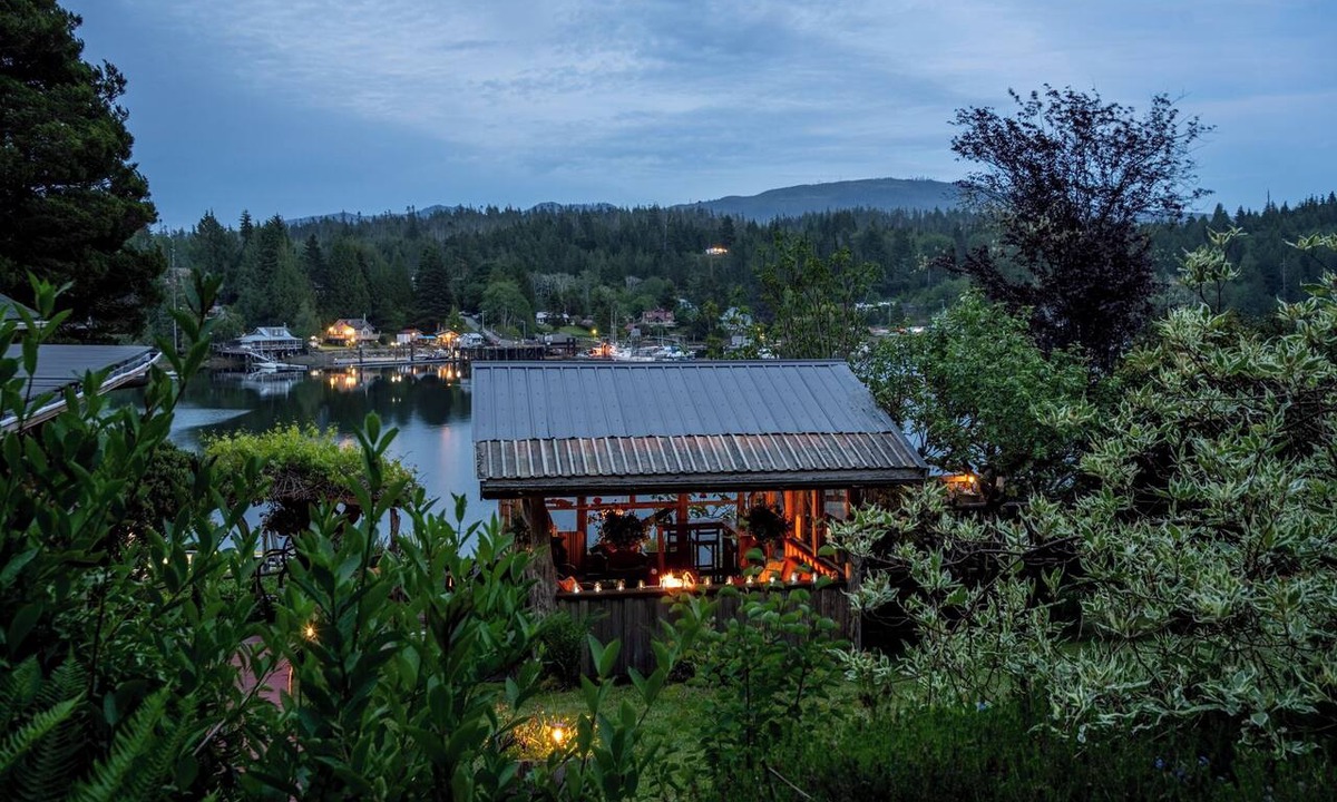 Bamfield Cabin | Woods End Landing