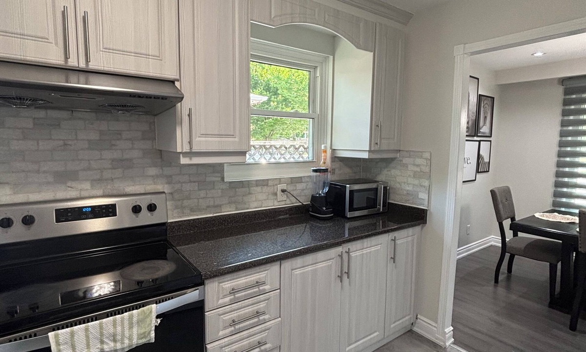 Brampton House | Your Home Away From Home – Spacious 3-Bedroom Comfort