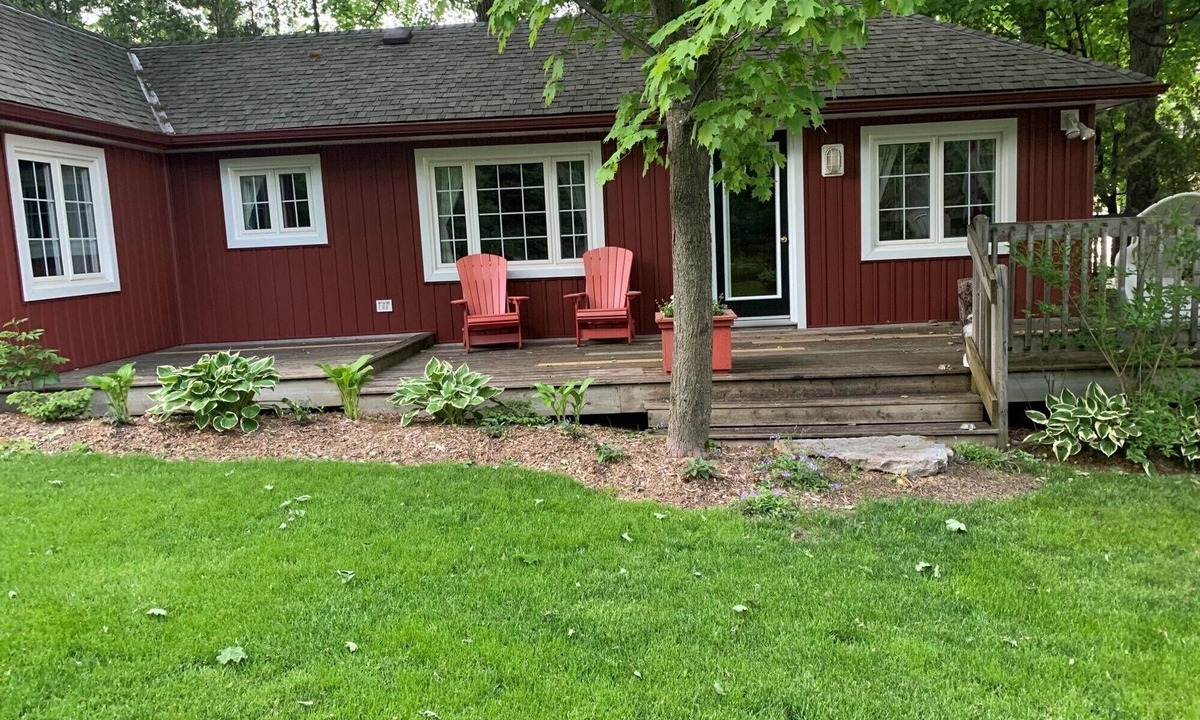 Rosedale Cottage | Your Vacation Retreat - Lakebreeze Cottage on Cameron Lake
