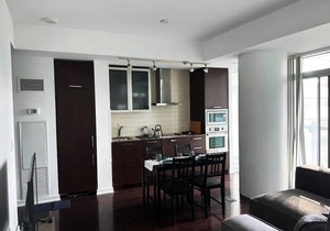 2BR Downtown Toronto Condo Steps to Union/CN Tower