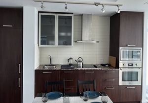 2BR Downtown Toronto Condo Steps to Union/CN Tower