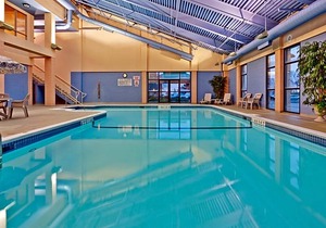 3-Star Hotel ∙ Holiday Inn Express & Suites Mississauga-Toronto Southwest, an IHG Hotel