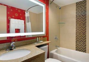 3-Star Hotel ∙ Park Inn by Radisson Toronto-Markham