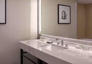 4-Star Hotel ∙ Sheraton Parkway Toronto North Hotel & Suites