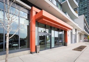 Bright *Quarantine Friendly* 1 BD condo in the heart of Mississauga Downtown