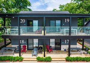 Cottage 17: Lower-Level Beachfront Unit in 4-Plex