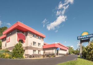 Days Inn by Wyndham Duluth Lakewalk