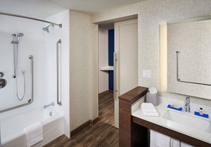 Holiday Inn Express Niagara-On-The-Lake, an IHG Hotel