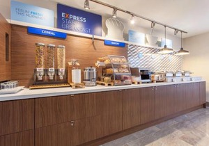 Holiday Inn Express & Suites Mississauga-Toronto Southwest by IHG