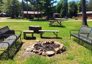 Madawaska Lodge-Cottage