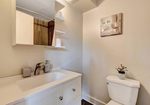 Modern 1BR with King Bed - Near Downtown Ottawa!