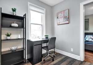 Modern/Stylish 2BR - Free Parking - Near Downtown!