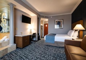 Monte Carlo Inn Toronto West Suites