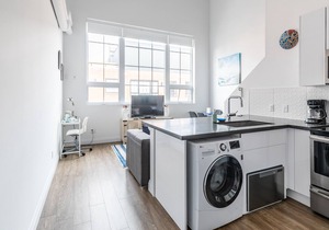 Simply Comfort. UV DISINFECTED 2BR 2 STOREY LOFT. Free Parking.Gym