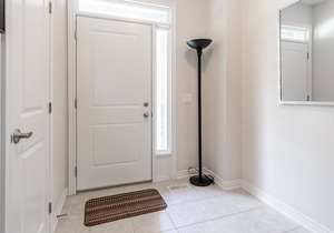 Simply Comfort. 3BR 2.5BA Townhome 1 min to the Beach. BBQ.Parking