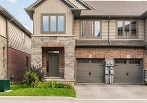 Simply Comfort. 3BR 2.5BA Townhome 1 min to the Beach. BBQ.Parking