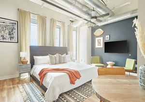 Sonder at REVEL | Queen Studio Apartment