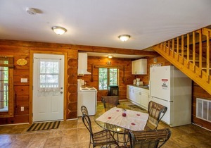 Springwood Cottages Resort - New Log Cabin - Arden, ON