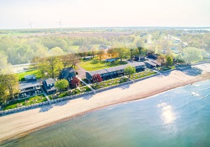 Suite 214: Beautiful 3-Bedroom Beachfront Townhouse