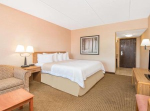 Days Inn | Endion