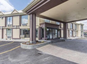 Econo Lodge Orillia | Orillia