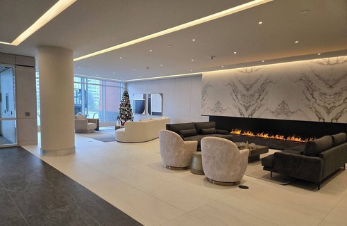 Thornhill Condo | 1 Bedroom + Den Elegant Luxury Apartment in Thornhill Vaughan