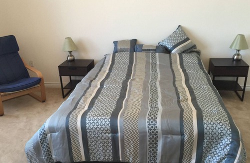 Meadowvale Village House | 1 Bedroom Option with Shared Main floor in Cozy House For Long Stay !