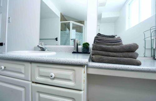 Amherstview Apartment | 111 m² Apartment ∙ 2 bedrooms ∙ 5 guests