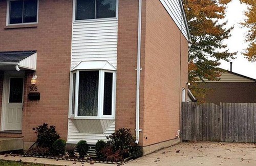 Sarnia House | 111 m² House ∙ 3 bedrooms ∙ 8 guests