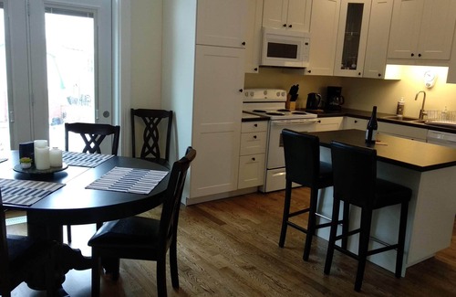 Stratford House | 2 bedroom home, steps away from the town centre, theatres, restaurants & river.