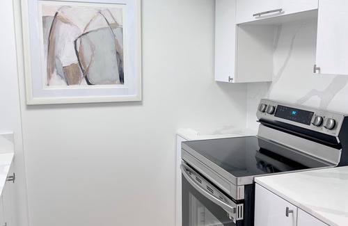 Downtown Toronto Condo | 2-Lvl, 2-Bdrm, Furnished Penthouse Condo