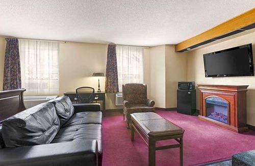 Brockville Hotel | 2-Star Hotel ∙ Travelodge by Wyndham Brockville