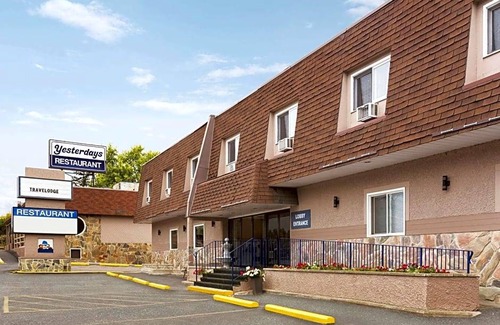 Kenora Hotel | 2-Star Hotel ∙ Travelodge by Wyndham Kenora