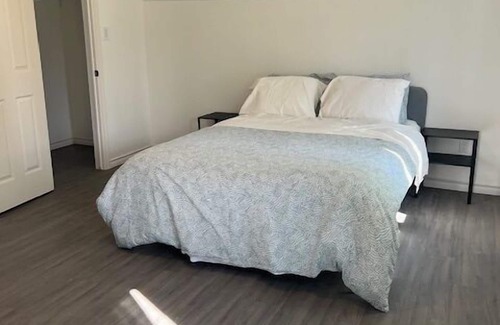 Springwater House | 220 Queen, Elmvale, Ontario